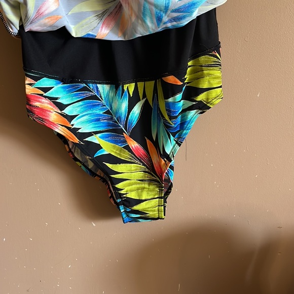 Plus-size One Piece Swimsuit - Picture 3 of 3